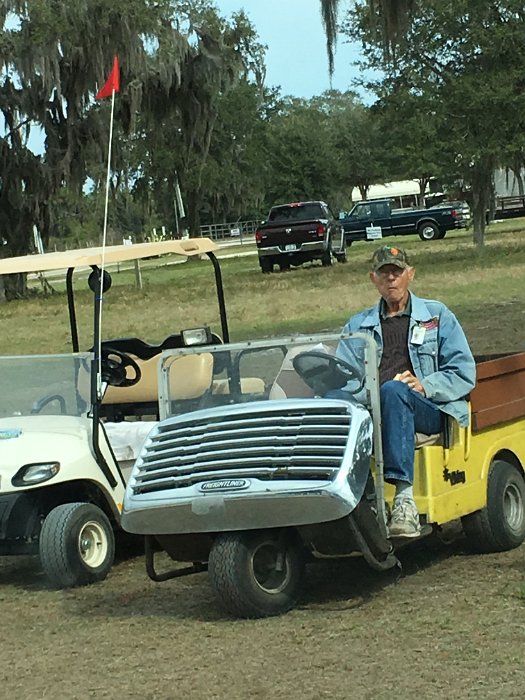 001-One of the escorts-Freightliner.jpg